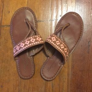 American Eagle brown sandals